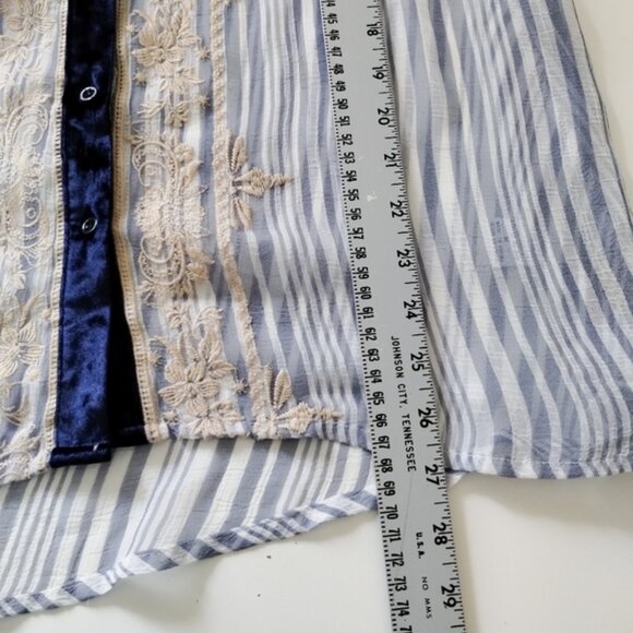 Andree by Unit Button Up Blouse Size Medium Blue Sheer Velvet Trim Embroidered - Picture 10 of 11